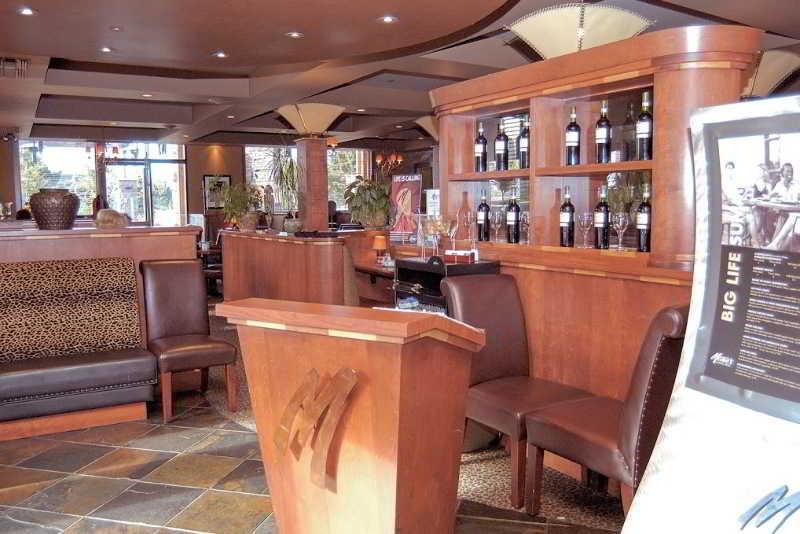 Sandman Hotel Vernon Restoran foto
